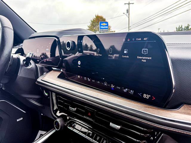 Used 2025 Chevrolet Suburban High Country AWD/4WD image 26