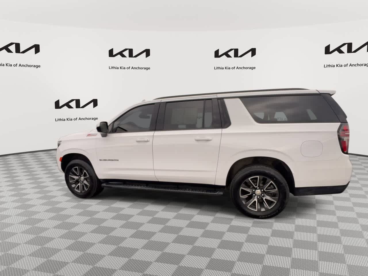 Used 2022 Chevrolet Suburban Z71 AWD/4WD image 6