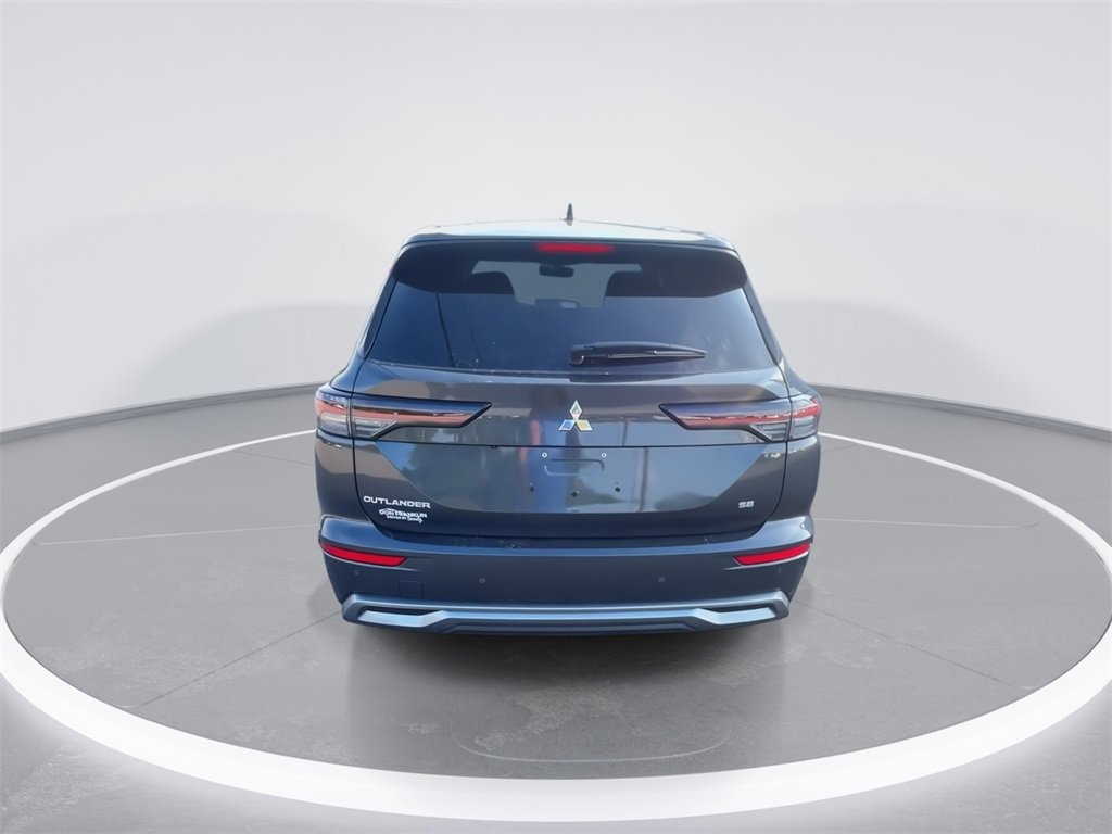 New 2025 Mitsubishi Outlander SE image 7