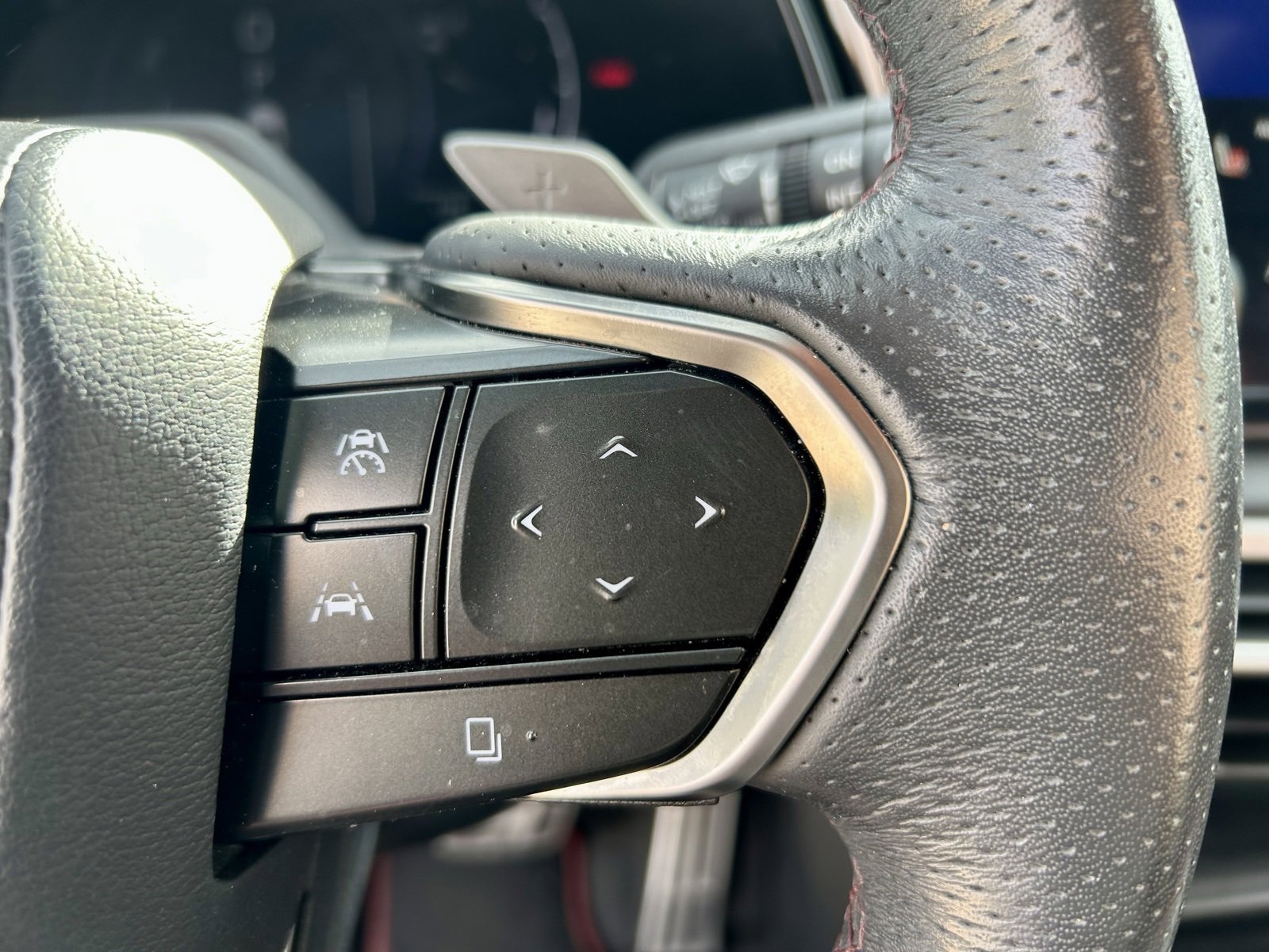 Used 2024 Lexus RX 500h F Sport w/ Convenience Package image 17