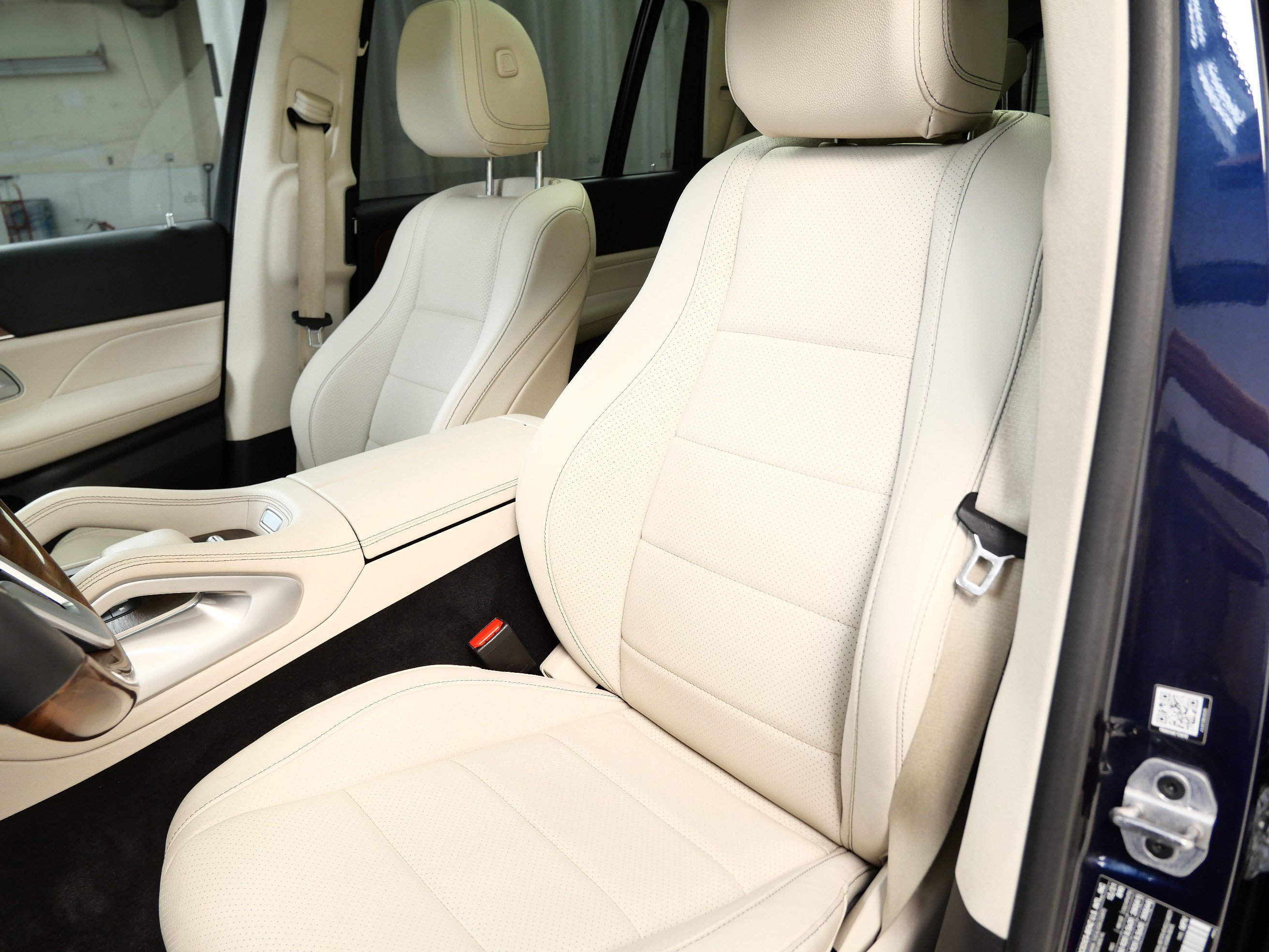 Used 2022 Mercedes-Benz GLS 450 4MATIC image 3