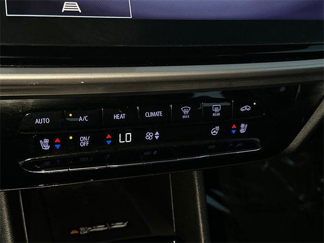 Used 2022 Chevrolet Bolt EUV LT w/ Convenience Package image 29