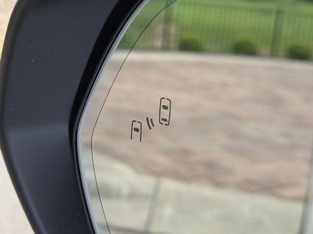 New 2025 Lexus TX 500h AWD image 15