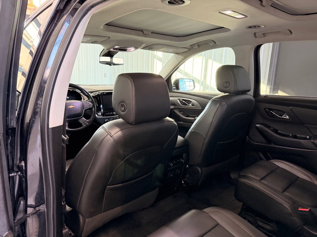Used 2019 Chevrolet Traverse RS image 11