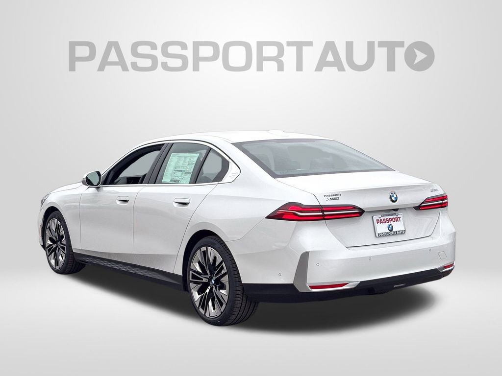New 2026 BMW 530i xDrive w/ Premium Package image 3