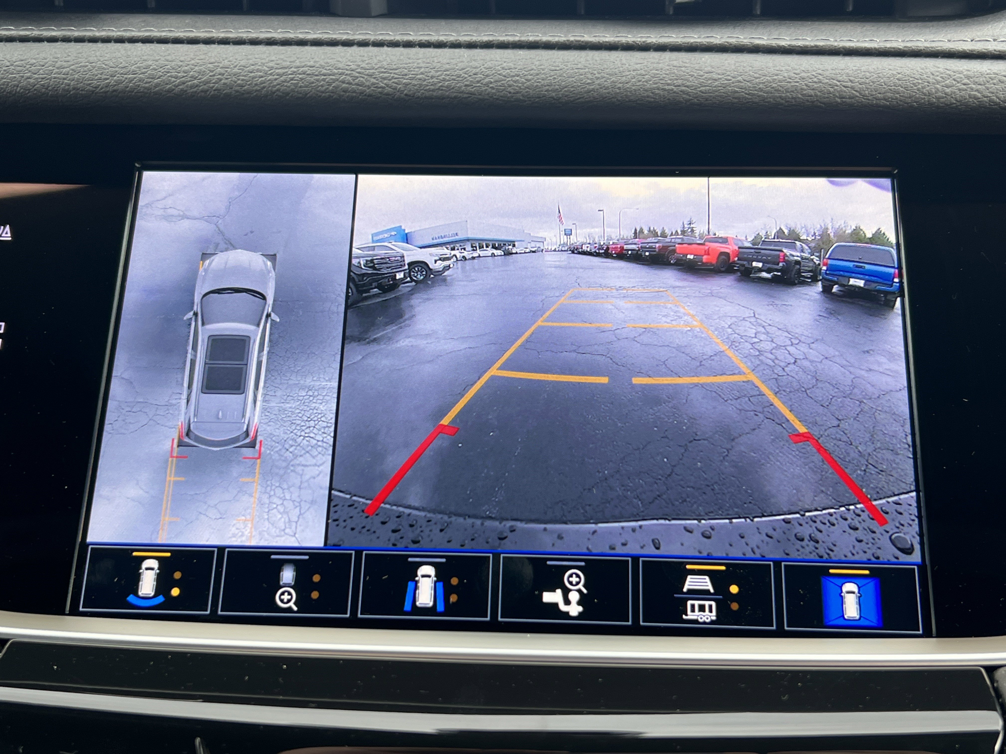 New 2026 Cadillac XT5 Sportv w/ LPO, Blue Accent Package AWD/4WD image 14