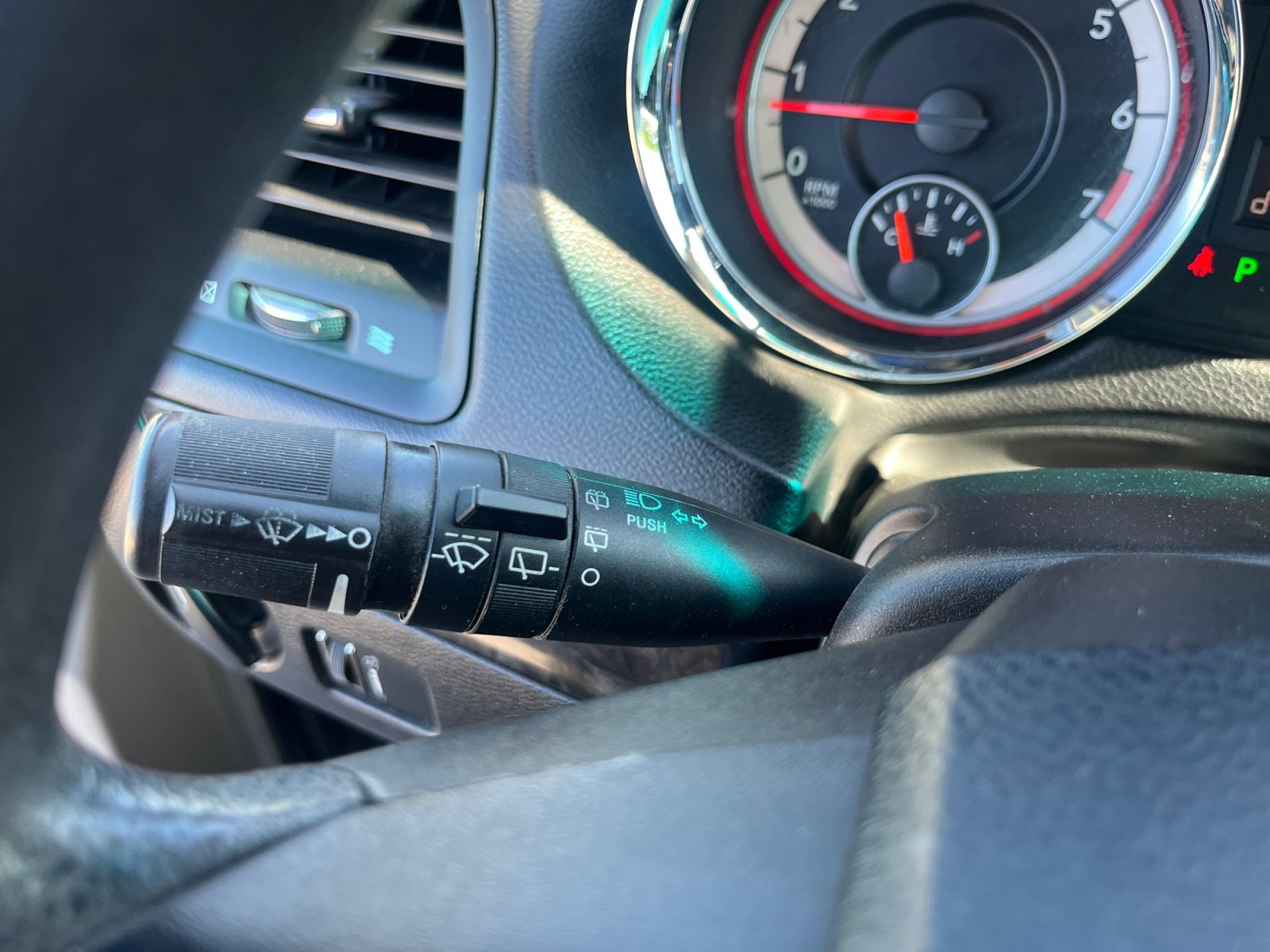 Used 2012 Dodge Grand Caravan SXT FWD image 11