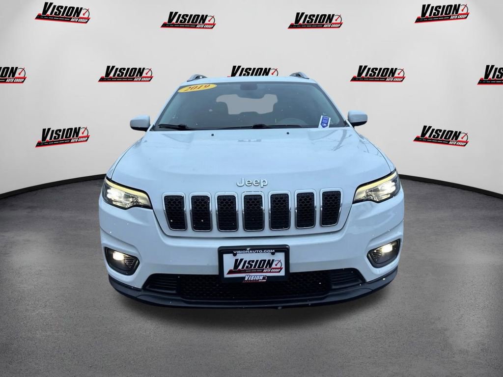 Used 2019 Jeep Cherokee Latitude Plus w/ Cold Weather Group image 2
