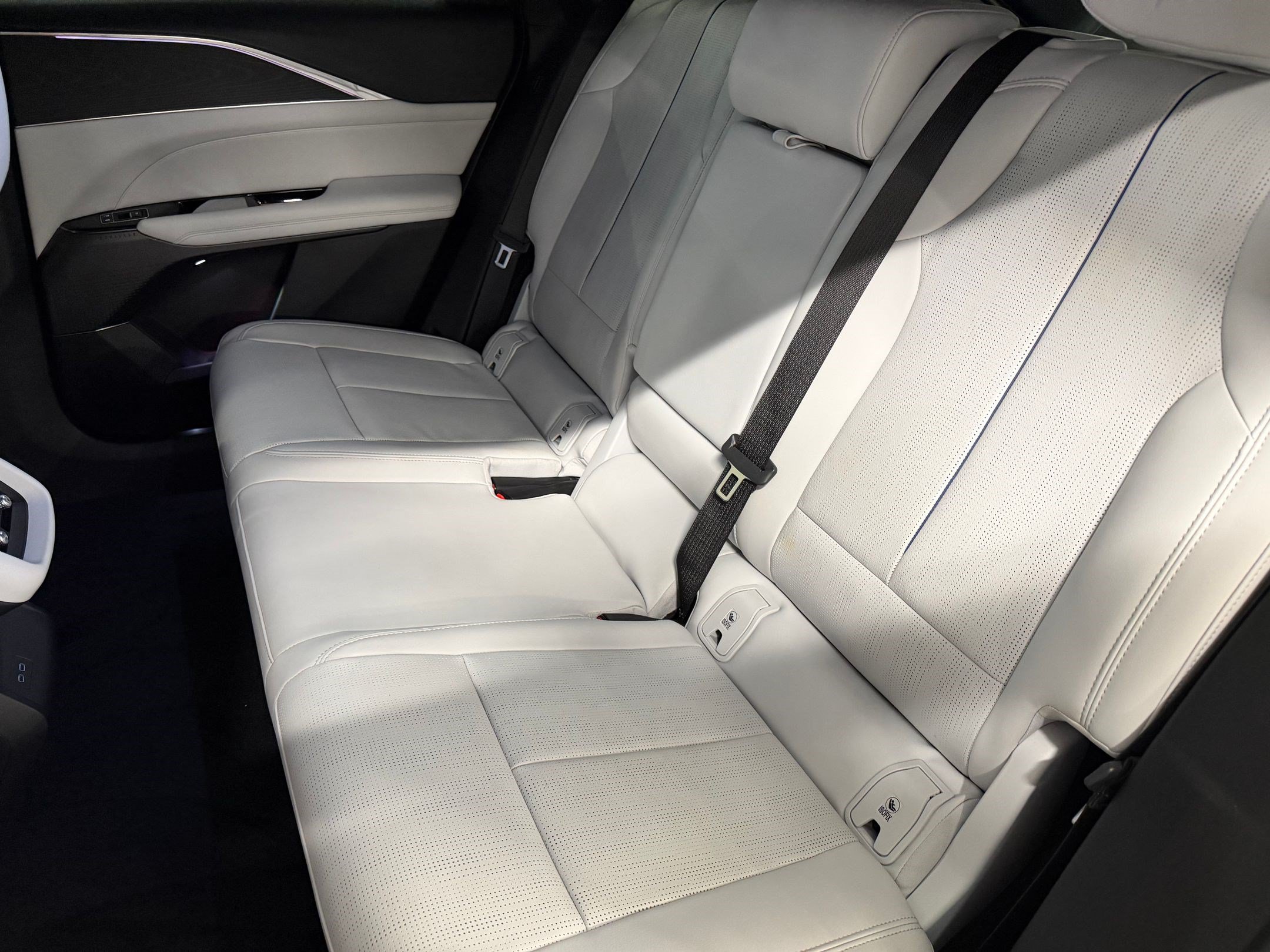 Certified 2024 Cadillac Lyriq Luxury RWD image 31