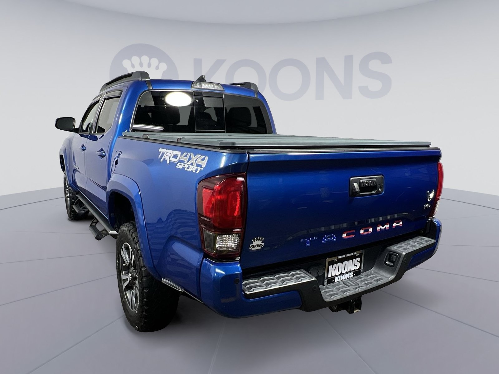 Used 2018 Toyota Tacoma TRD Sport w/ Technology Package AWD/4WD image 8