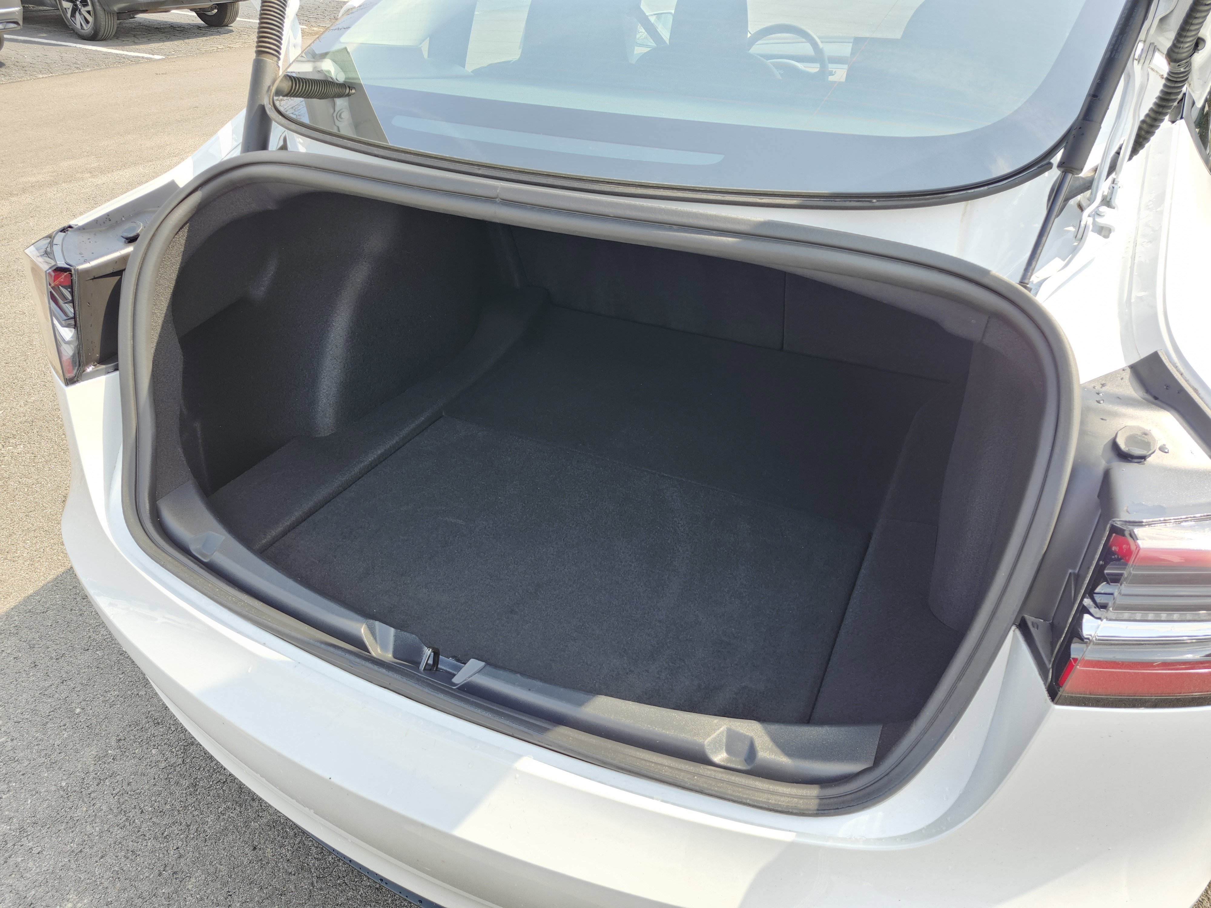 Used 2023 Tesla Model 3 Standard Range image 23