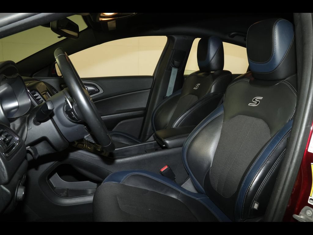 Used 2016 Chrysler 200 S FWD image 6