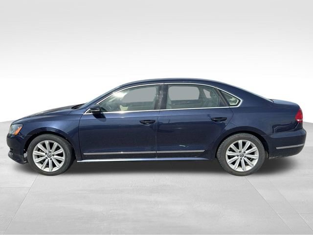 Used 2012 Volkswagen Passat 2.5 SEL FWD image 3
