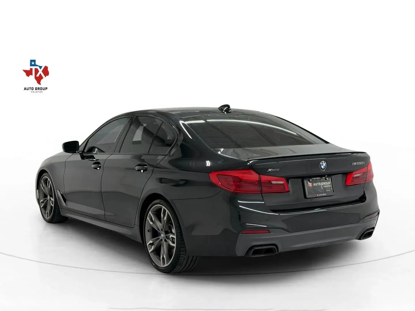 Used 2020 BMW M550i xDrive AWD/4WD image 4