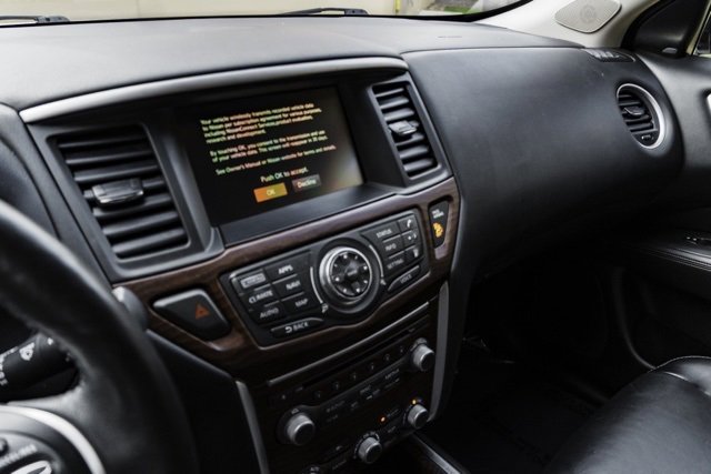 Used 2019 Nissan Pathfinder Platinum image 15