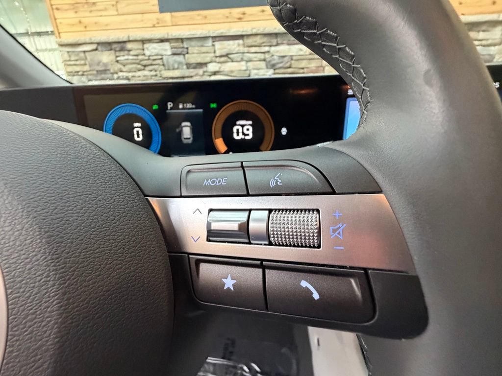 Used 2024 Hyundai Kona SEL AWD/4WD image 42