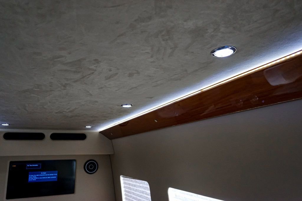 Used 2015 Mercedes-Benz Sprinter 2500 image 43