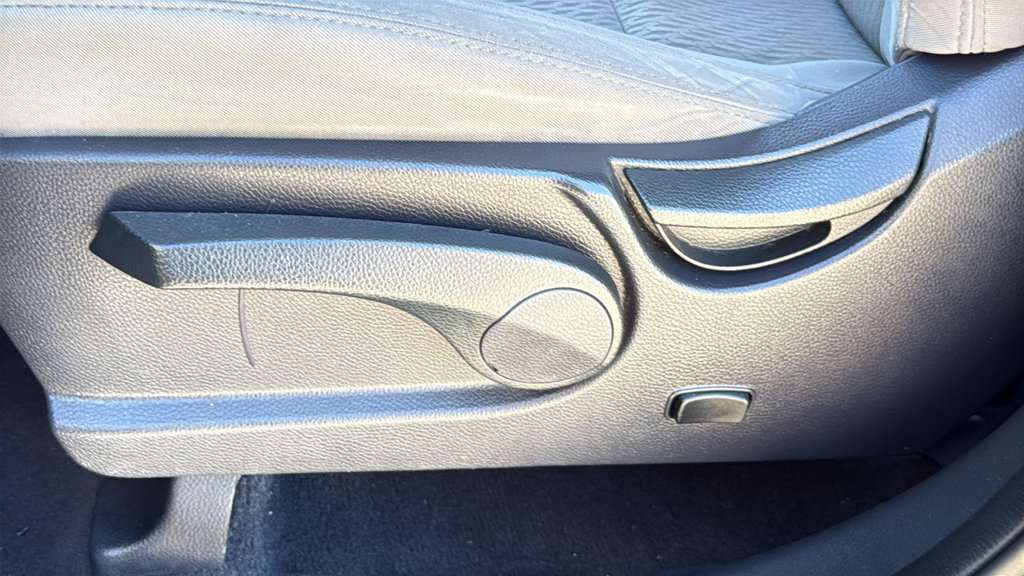 Used 2018 Hyundai Santa Fe Sport FWD image 21