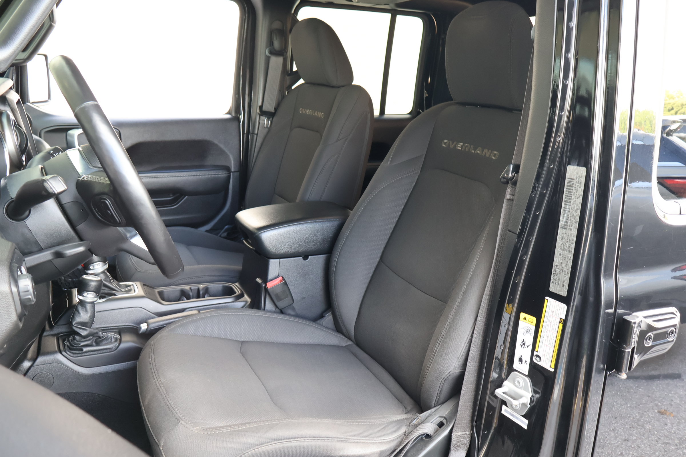 Used 2020 Jeep Gladiator Overland AWD/4WD image 2