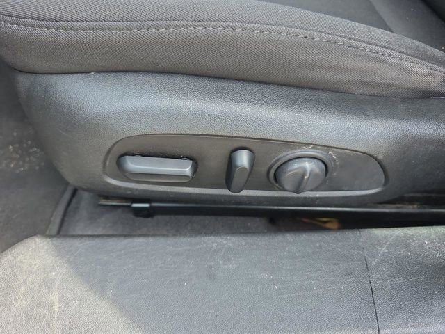 Used 2020 Chevrolet Malibu LT image 25