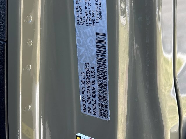 New 2025 Jeep Wrangler Unlimited Rubicon w/ Safety Group AWD/4WD image 22