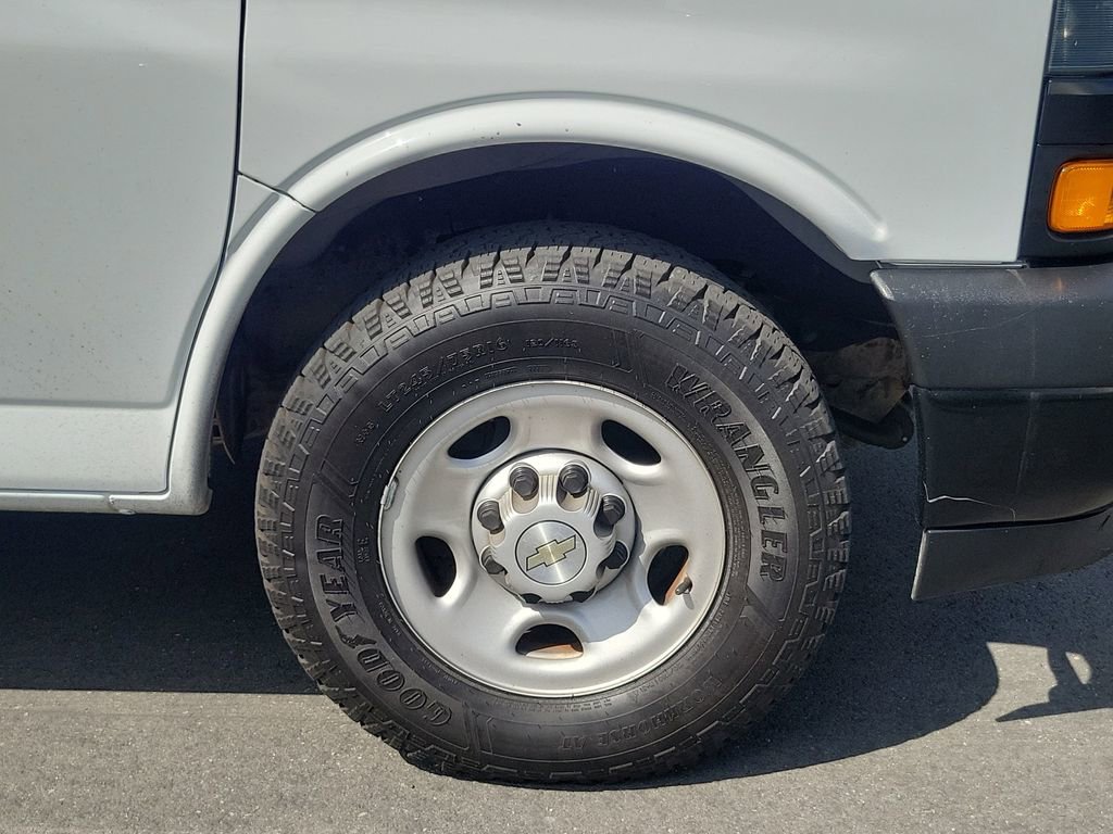 Used 2020 Chevrolet Express 3500 LS RWD image 6
