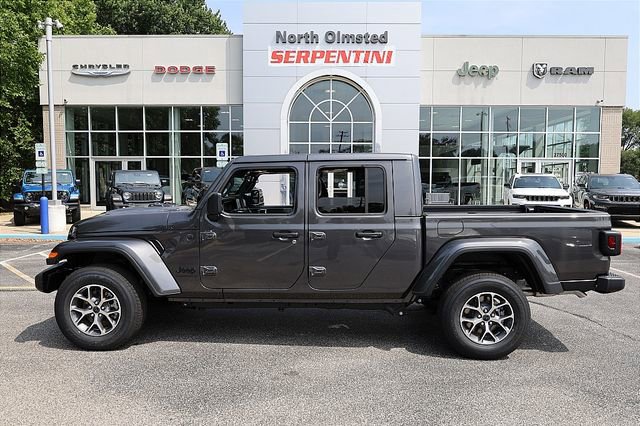New 2025 Jeep Gladiator Sport image 4