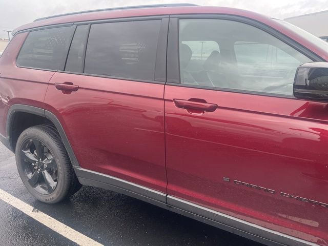 Used 2024 Jeep Grand Cherokee L Altitude AWD/4WD image 9