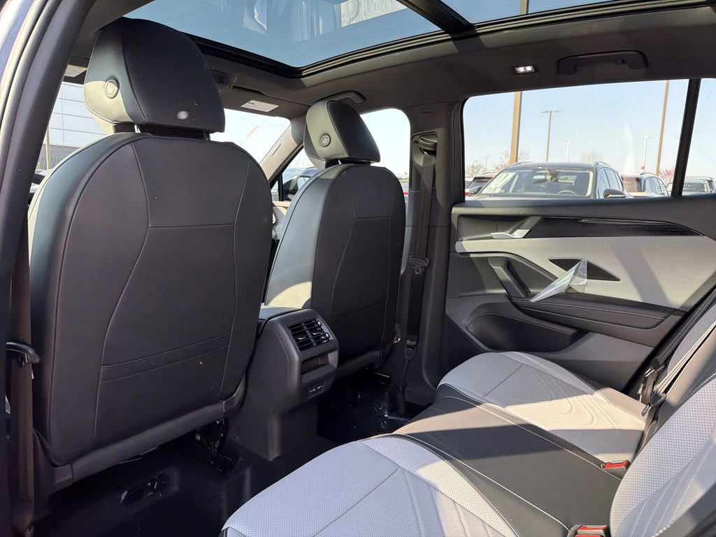 New 2026 Volkswagen Tiguan SE R-Line FWD image 13