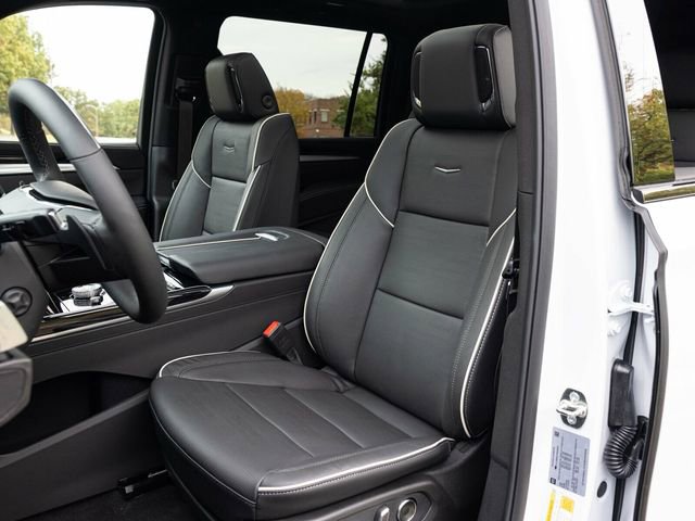 Used 2026 Cadillac Escalade ESV Sport w/ Touring Package image 28