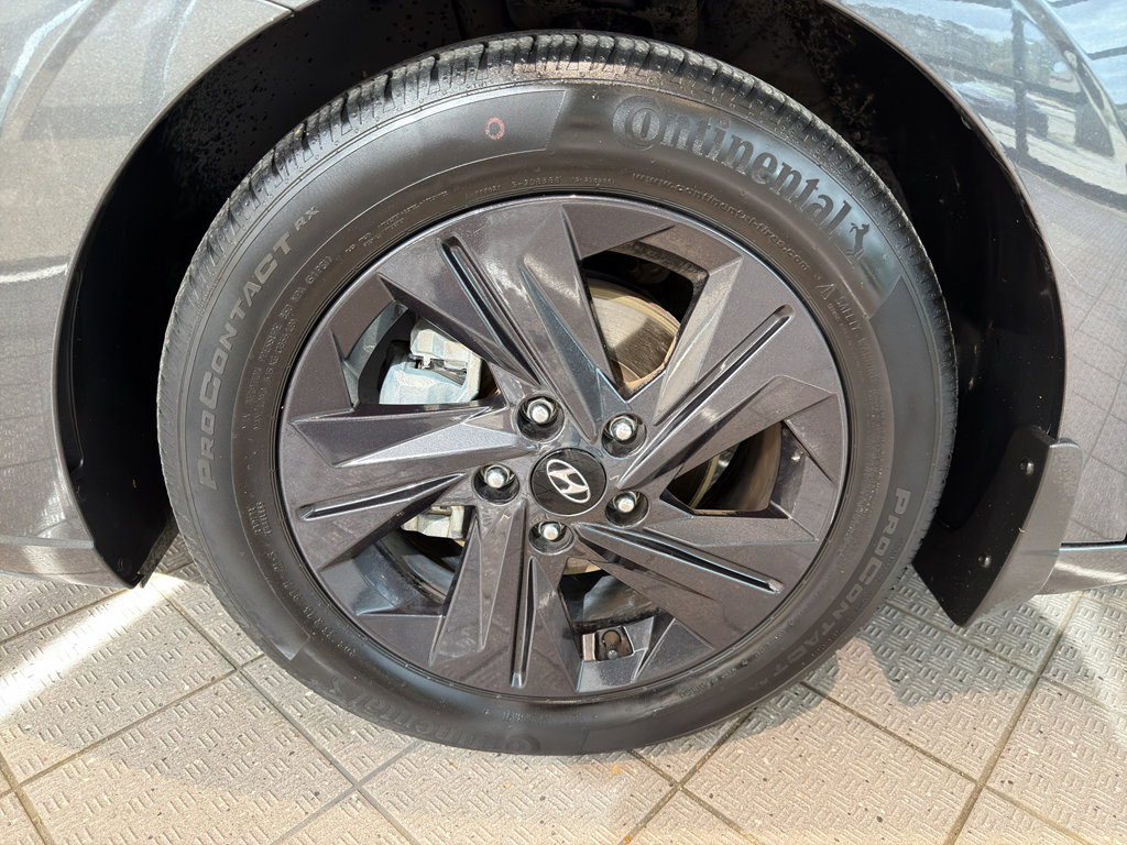 Used 2023 Hyundai Elantra SEL FWD image 9