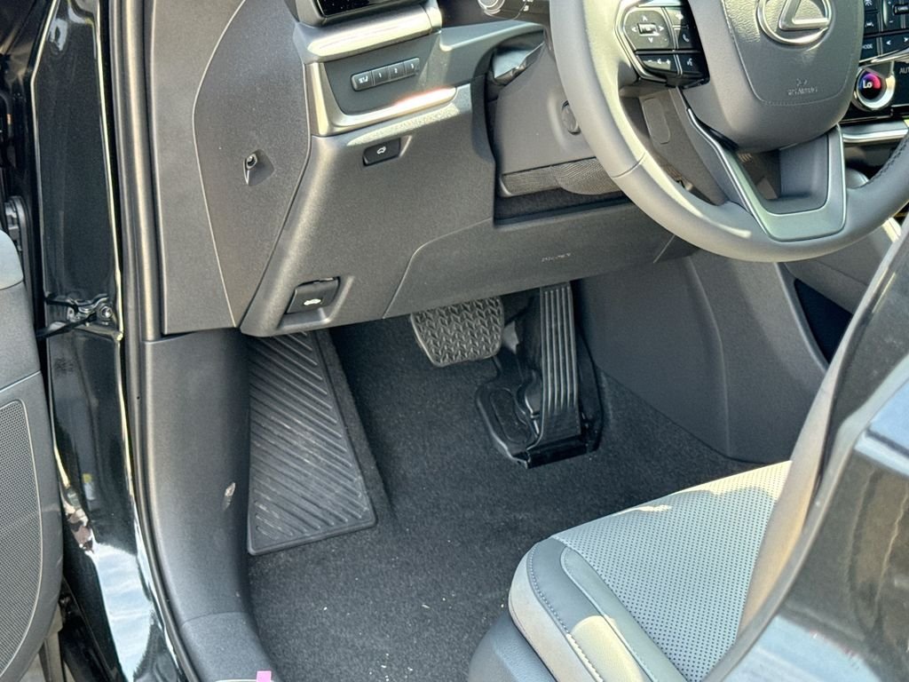New 2026 Lexus RZ 350e 2WD w/ Convenience Package image 17