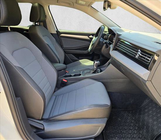 Used 2025 Volkswagen Jetta SE image 19