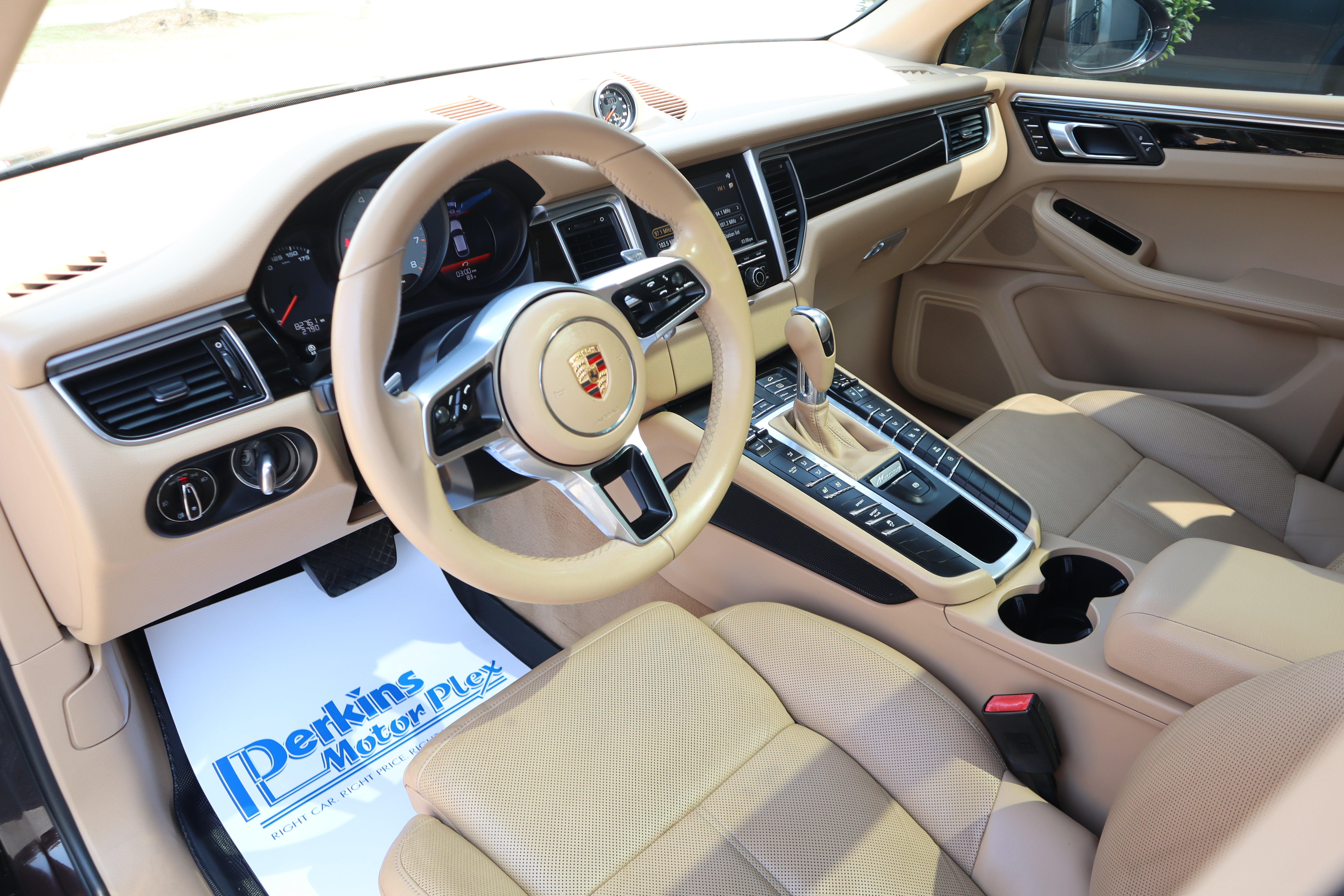 Used 2015 Porsche Macan S AWD/4WD image 28