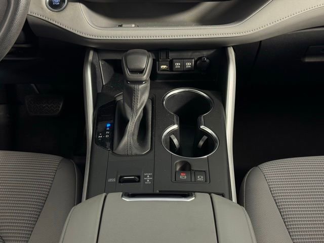 Used 2020 Toyota Highlander L image 25