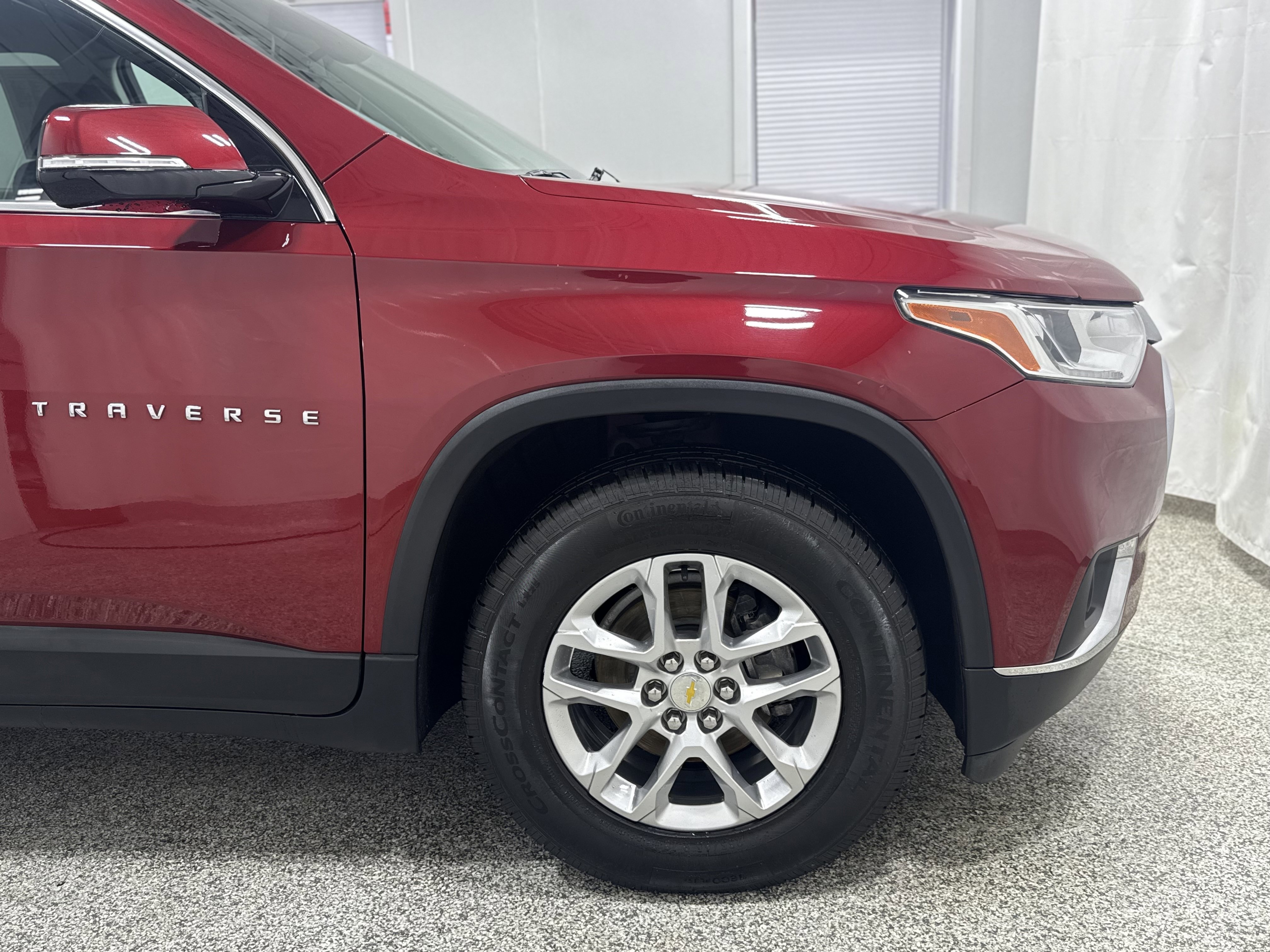 Used 2020 Chevrolet Traverse LT image 29