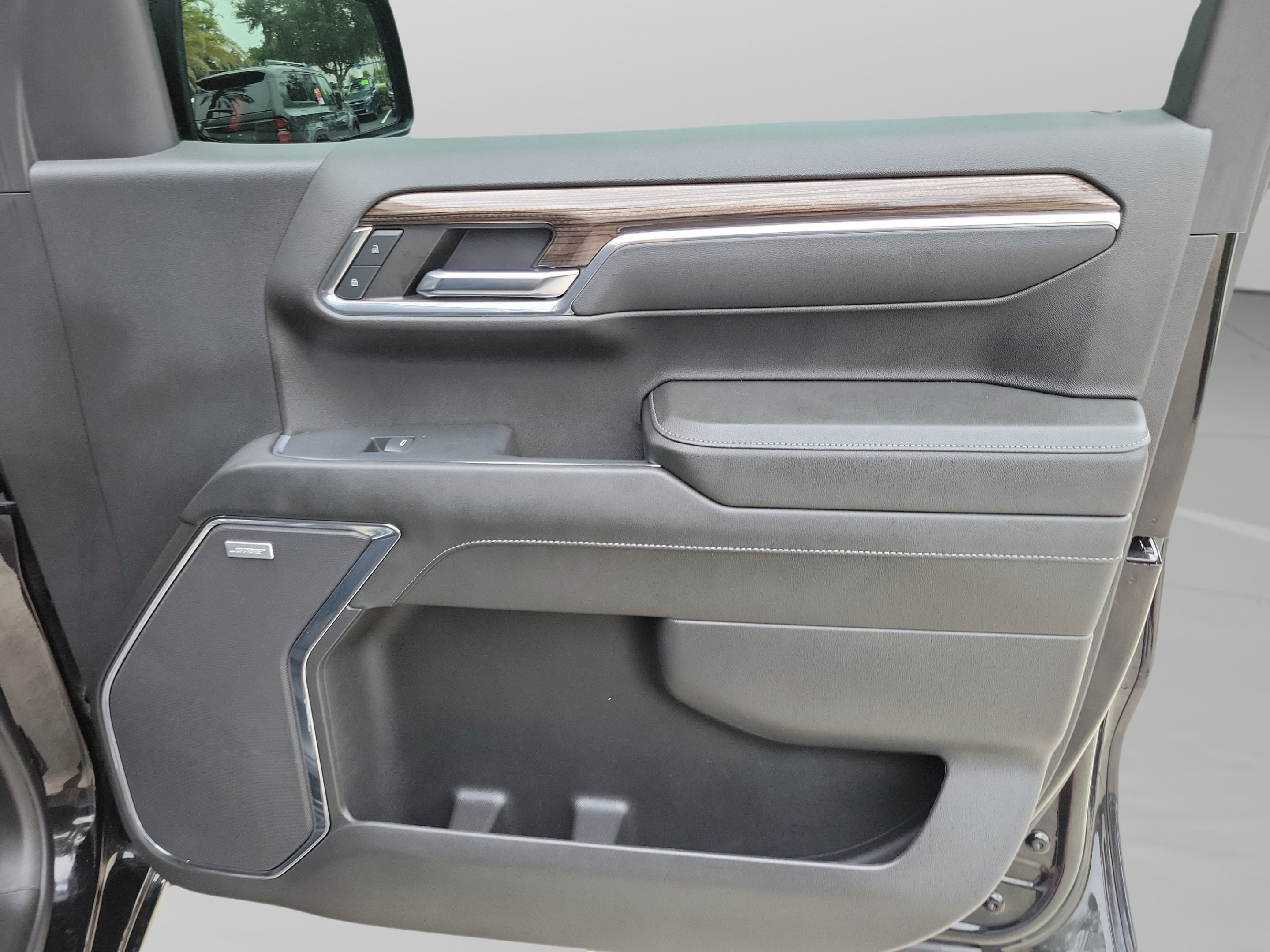 Used 2024 Chevrolet Silverado 1500 LT Trail Boss w/ Convenience Package II AWD/4WD image 24