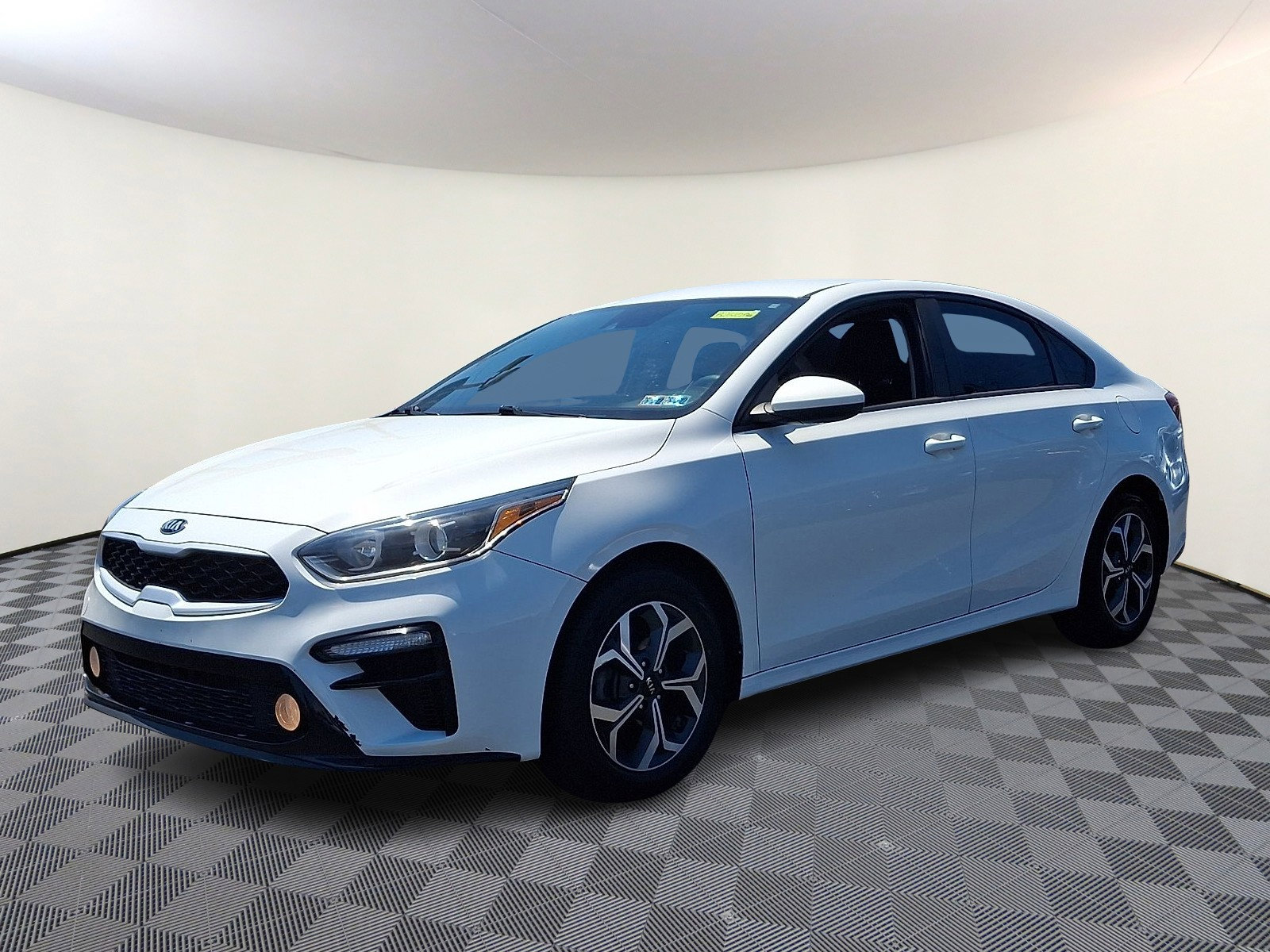 Used 2019 Kia Forte LXS FWD image 3
