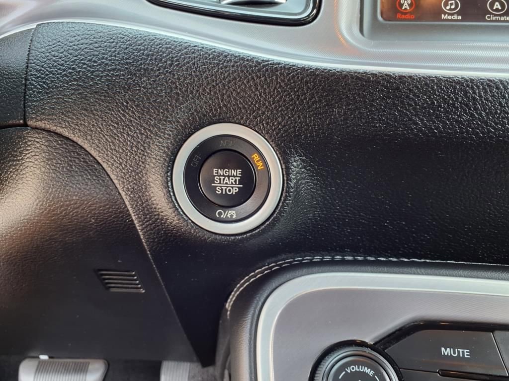Used 2022 Dodge Challenger GT RWD image 31