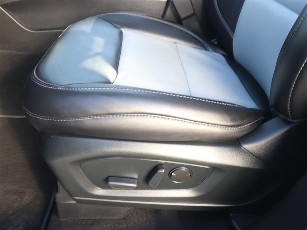 Used 2022 Ford Explorer XLT w/ Equipment Group 202A image 15