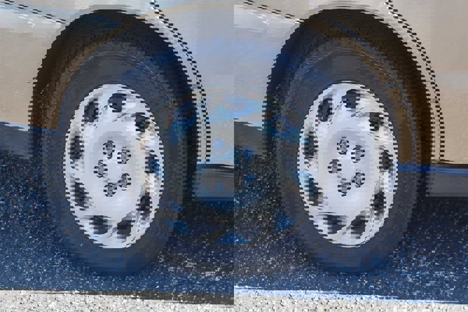 Used 2001 Saturn L-Series L200 image 11