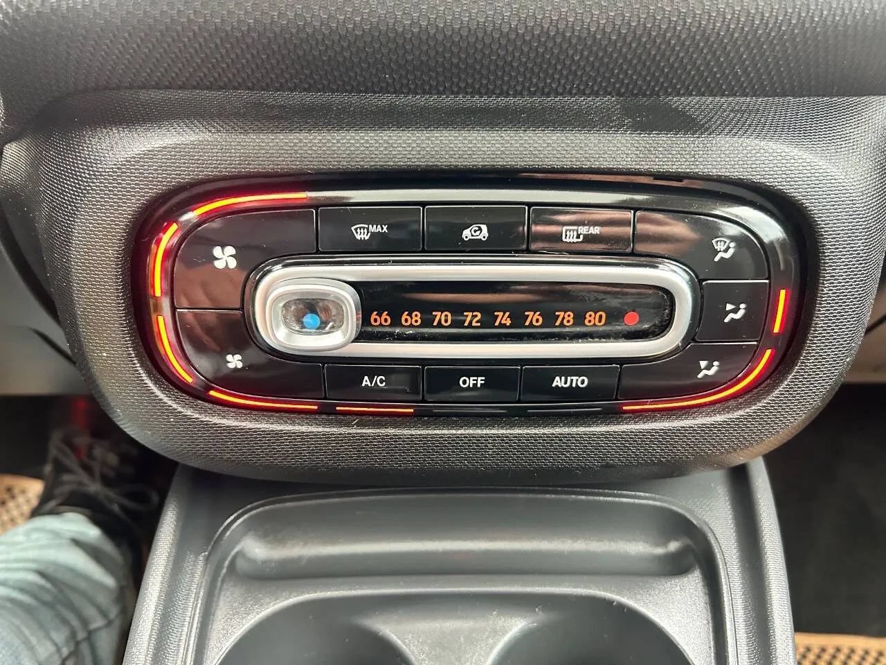 Used 2017 smart fortwo electric drive RWD image 21
