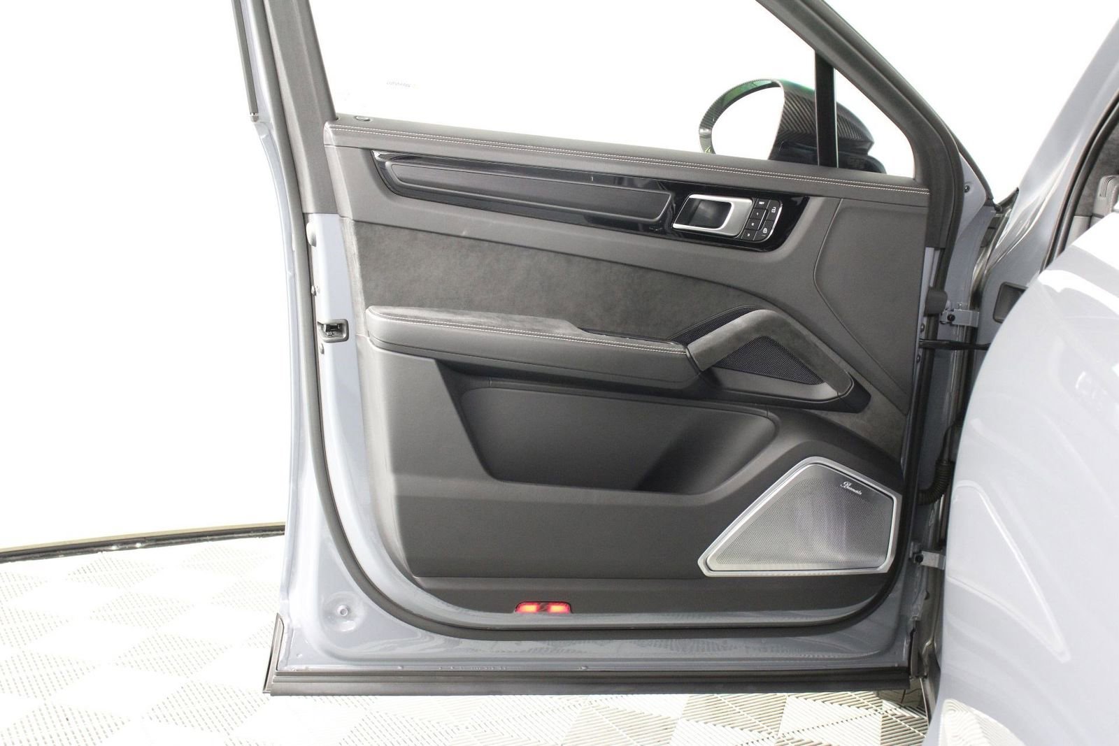 Certified 2023 Porsche Cayenne Turbo GT image 20