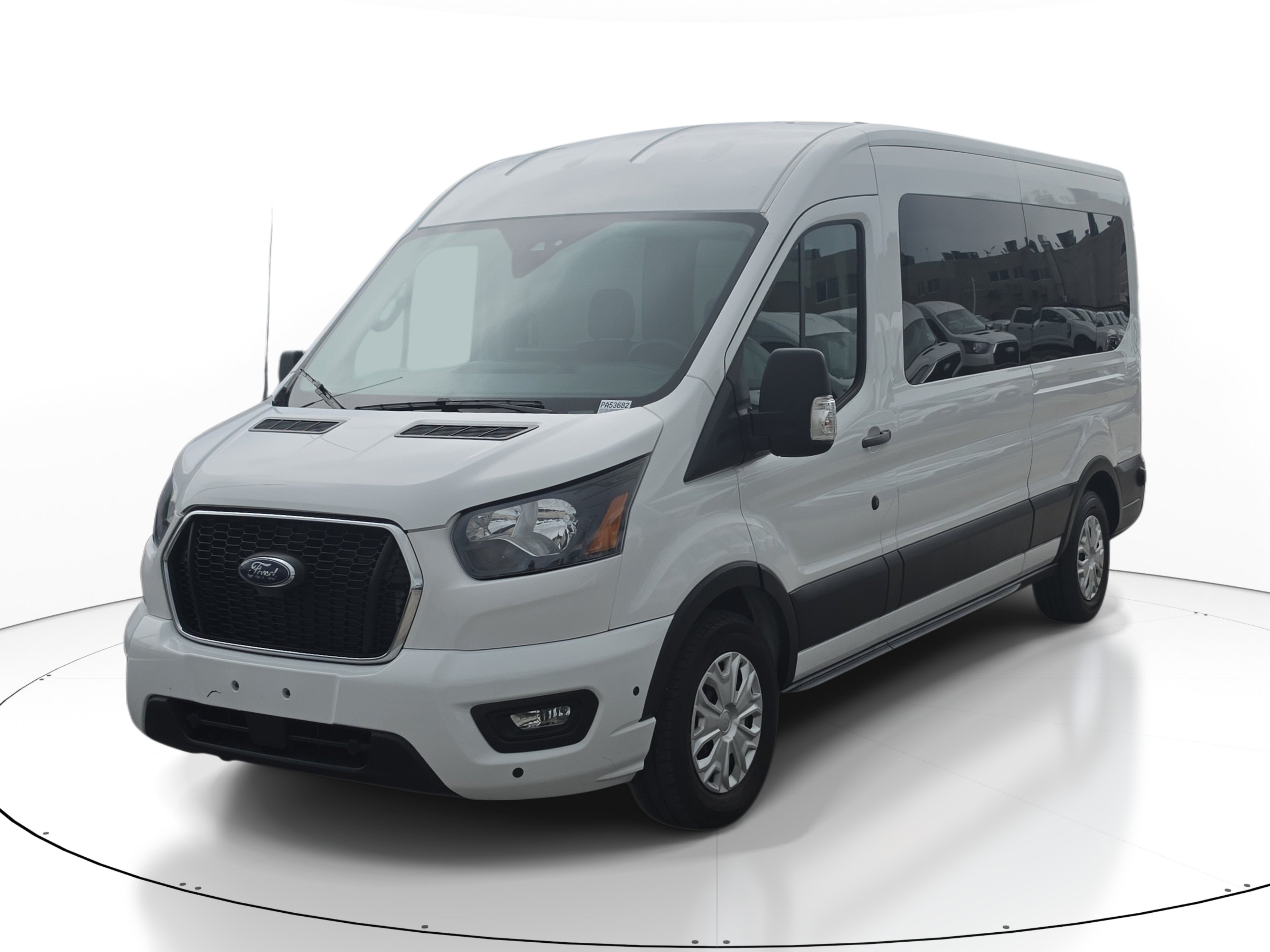 Used 2024 Ford Transit 350 XLT RWD image 3