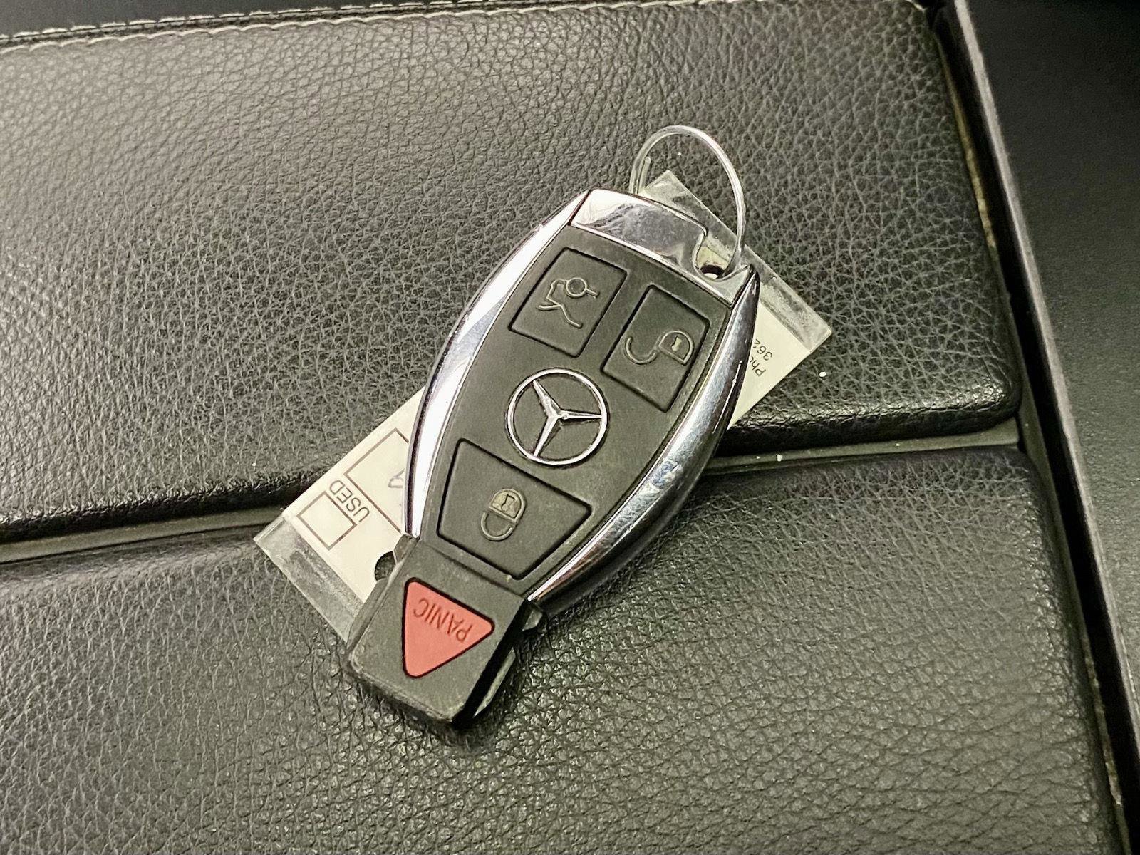 Used 2015 Mercedes-Benz GLK 350 4MATIC w/ Premium 1 Package image 32