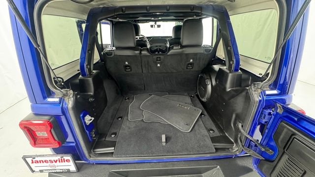 Used 2019 Jeep Wrangler Unlimited Sahara AWD/4WD image 16