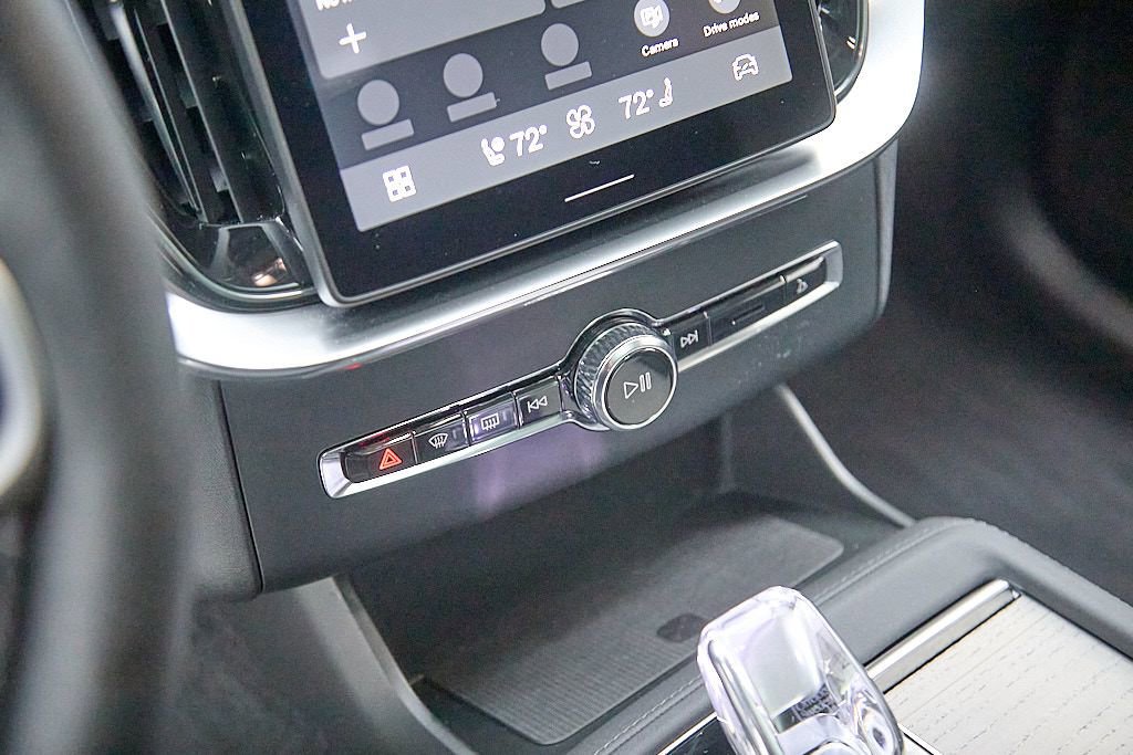 New 2026 Volvo XC90 B6 Ultra w/ Lounge Package image 16