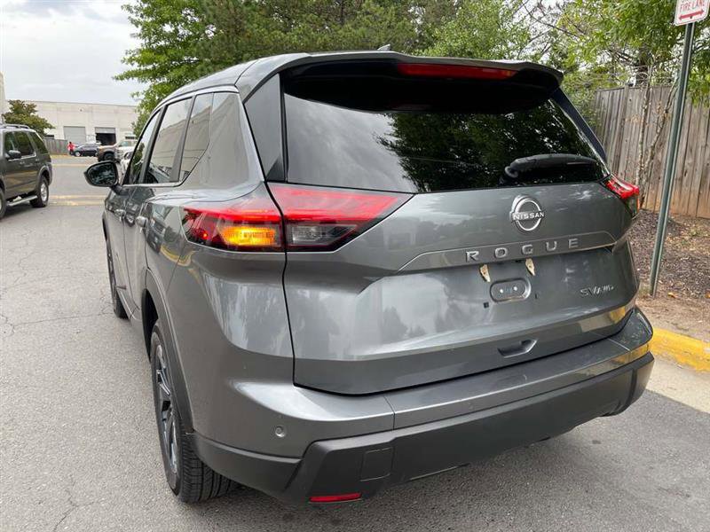 Used 2024 Nissan Rogue SV image 53