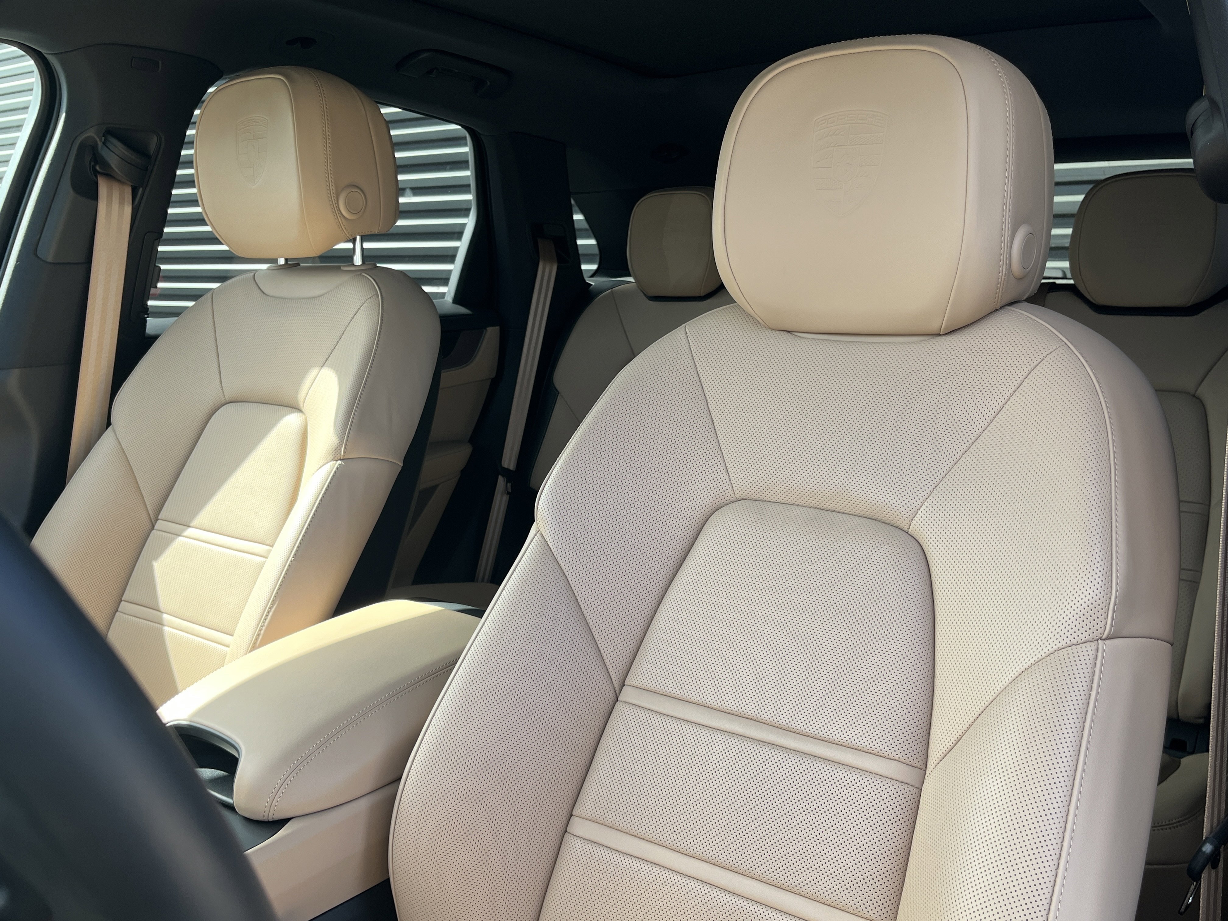 Certified 2025 Porsche Cayenne image 18