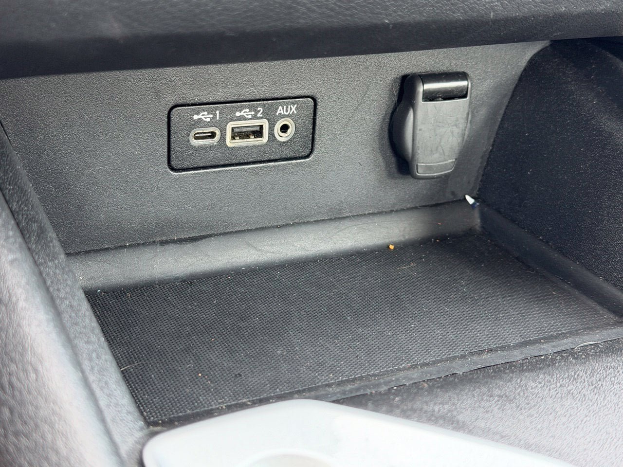Used 2025 Nissan Altima 2.5 SV FWD image 15